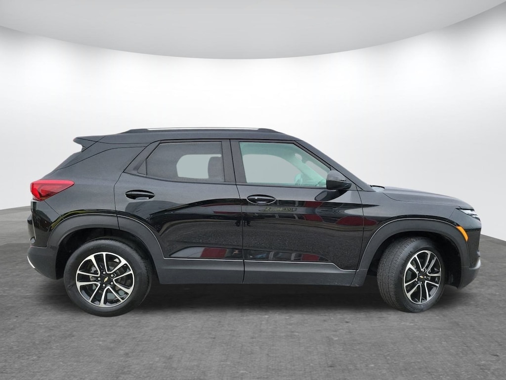 Used 2024 Chevrolet Trailblazer LT SUV
