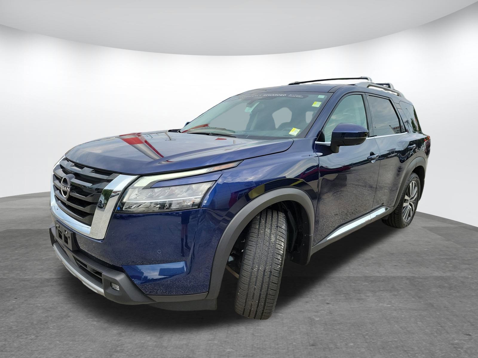 2022 Nissan Pathfinder Platinum photo 3