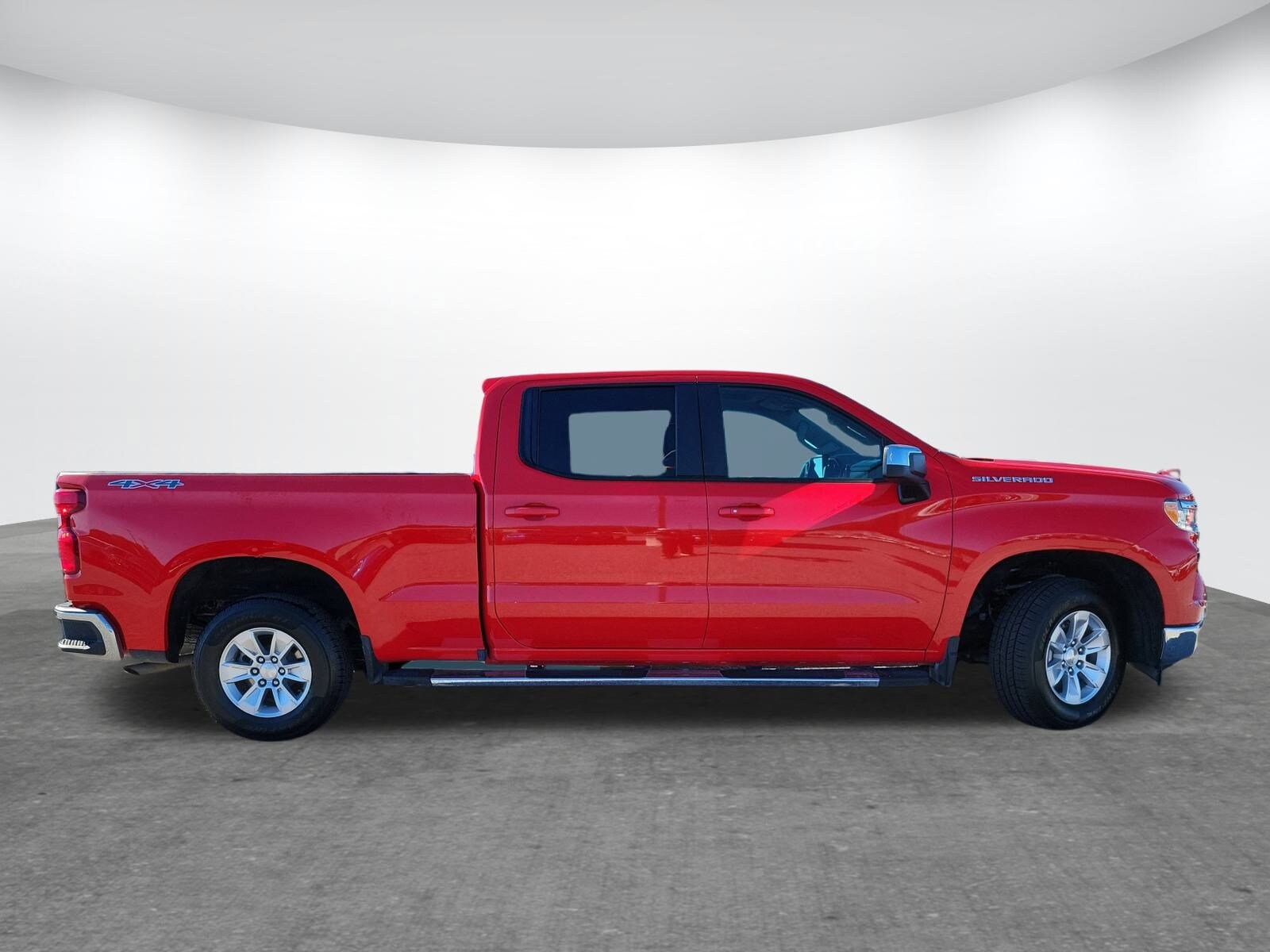 2024 Chevrolet Silverado 1500 LT photo 4