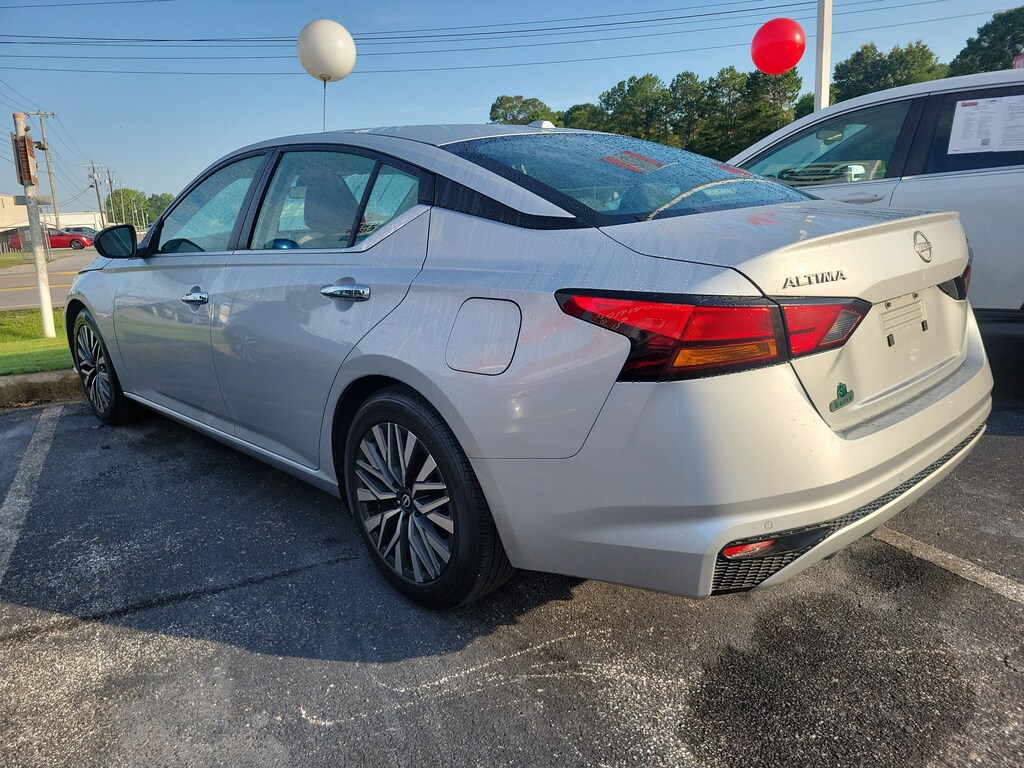 Used 2024 Nissan Altima 2.5 SV Sedan