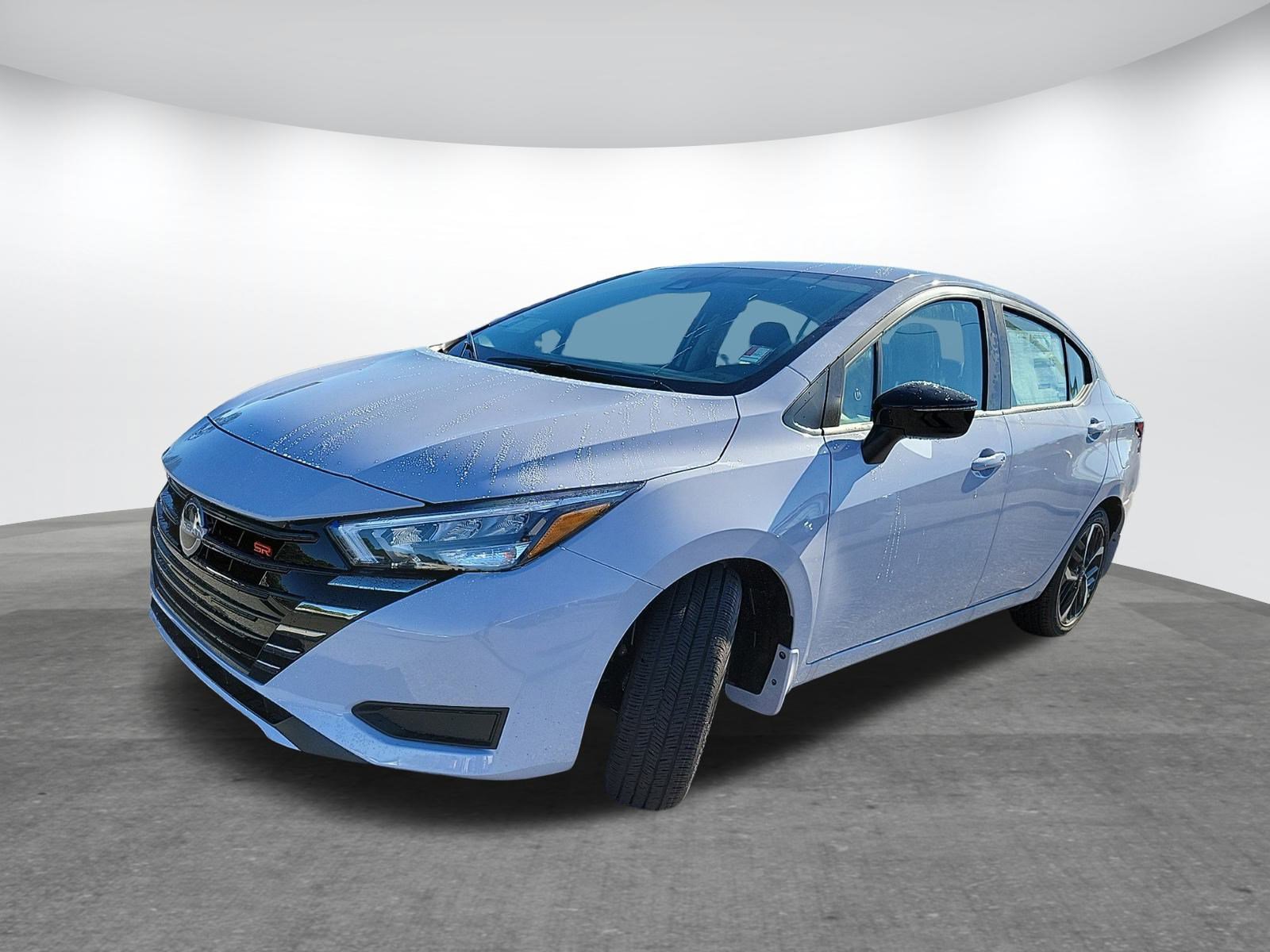 2025 Nissan Versa 1.6 SR photo 3