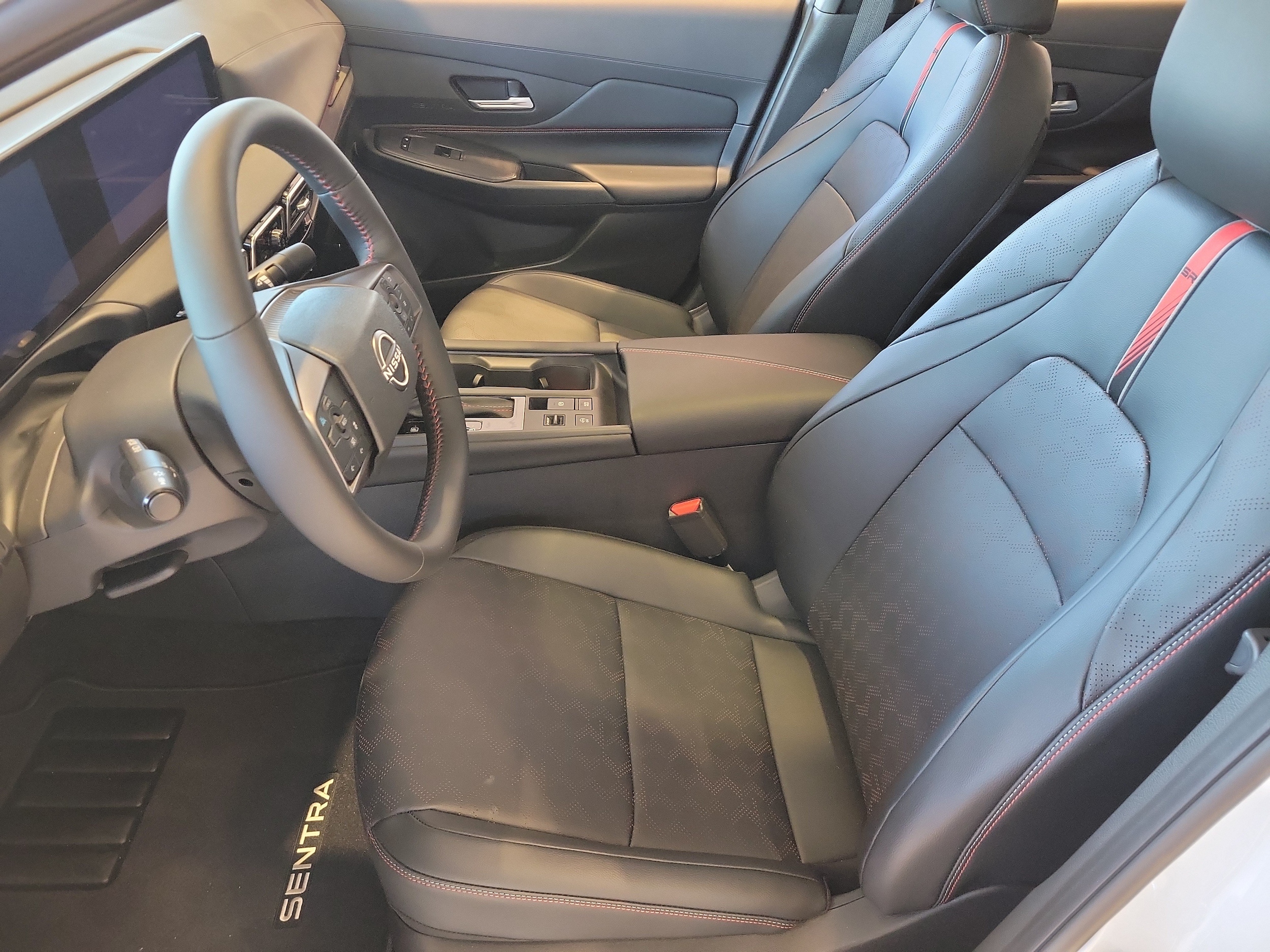 2026 Nissan Sentra SR - Photo 9