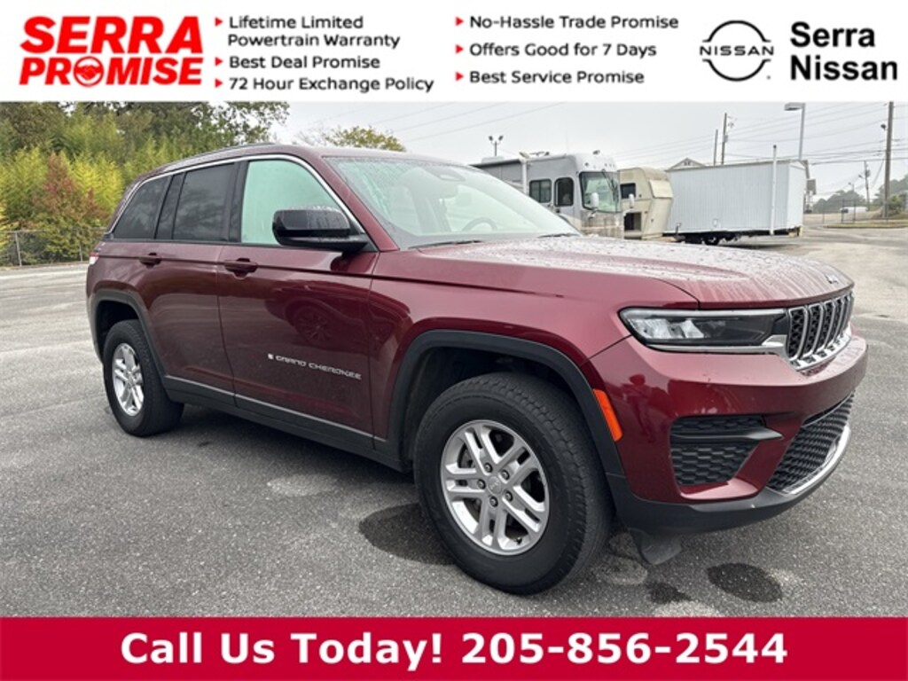 Used 2023 Jeep Grand Cherokee Laredo SUV