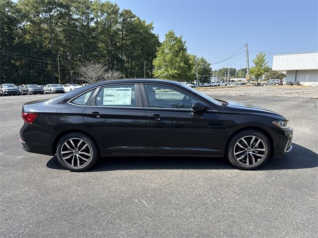 2025 Volkswagen Jetta 1.5T SE photo 3
