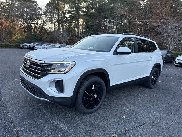 2026 Volkswagen Atlas SE Technology photo 2