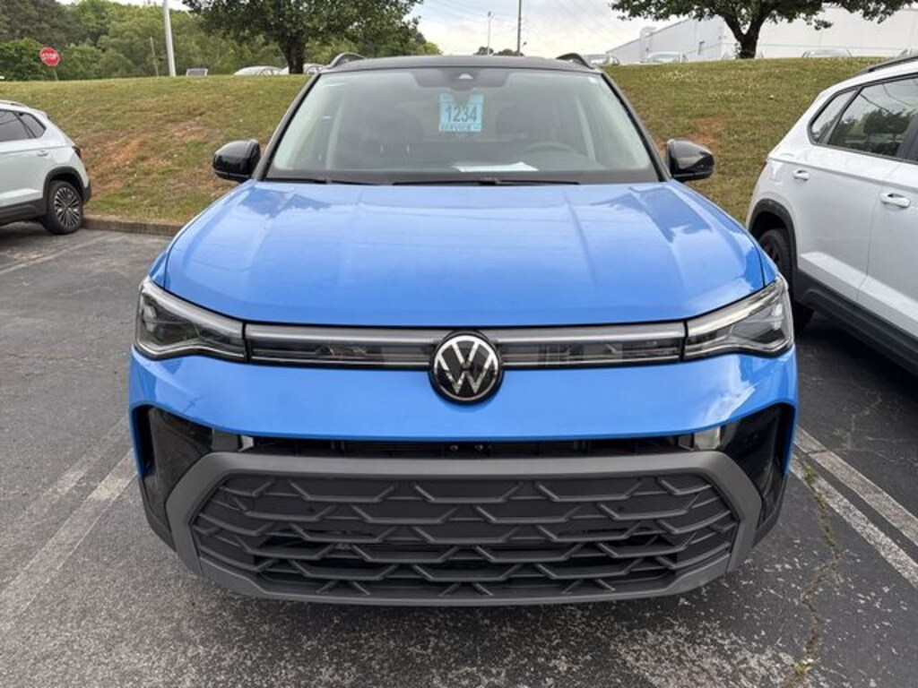 Used 2025 Volkswagen Taos 1.5T SE Black SUV