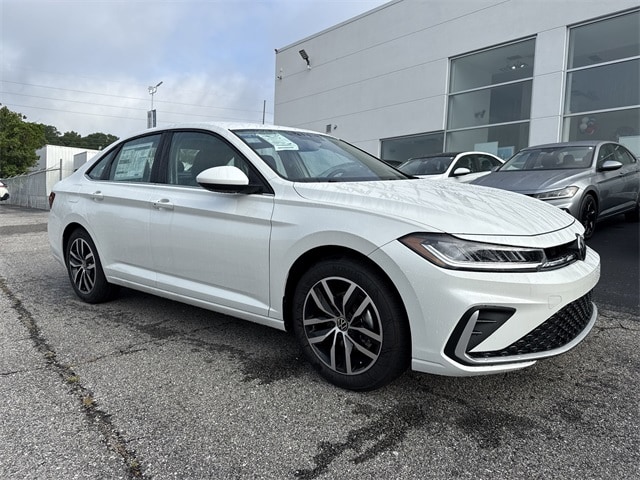 2025 Volkswagen Jetta SE's photo