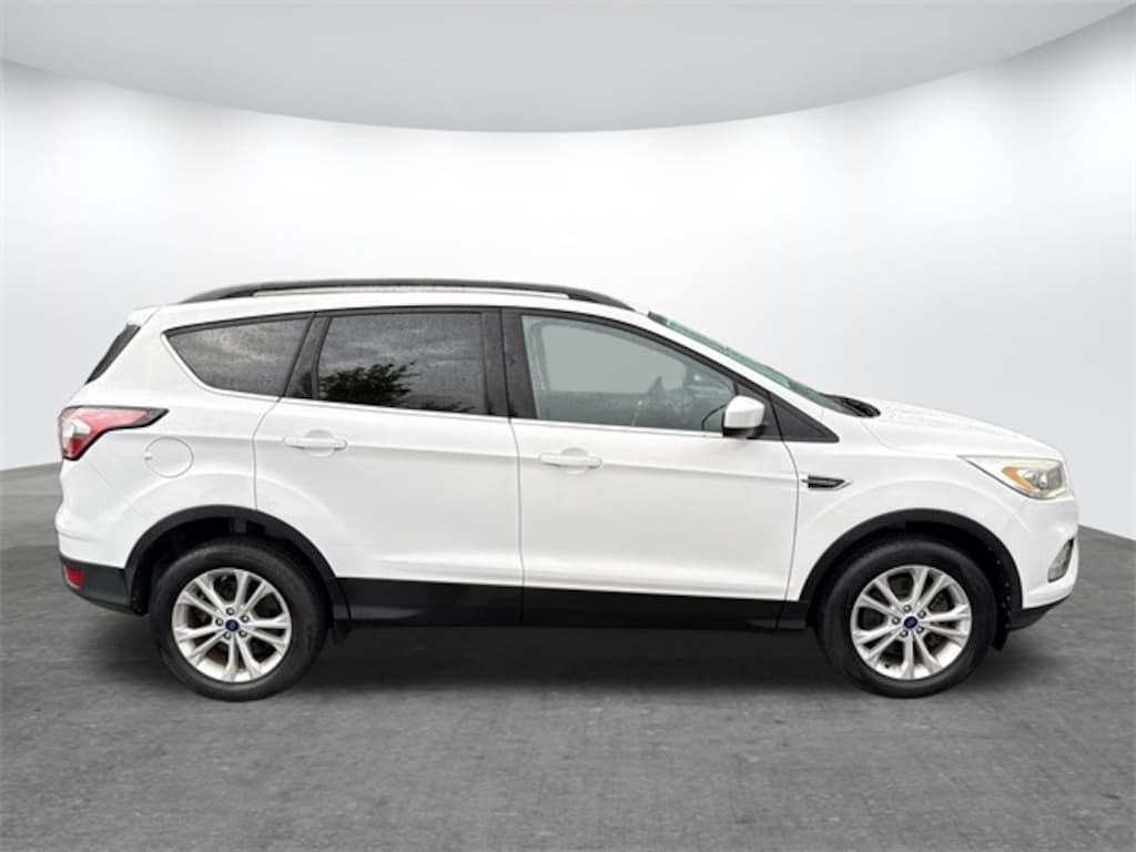 Used 2017 Ford Escape SE SUV