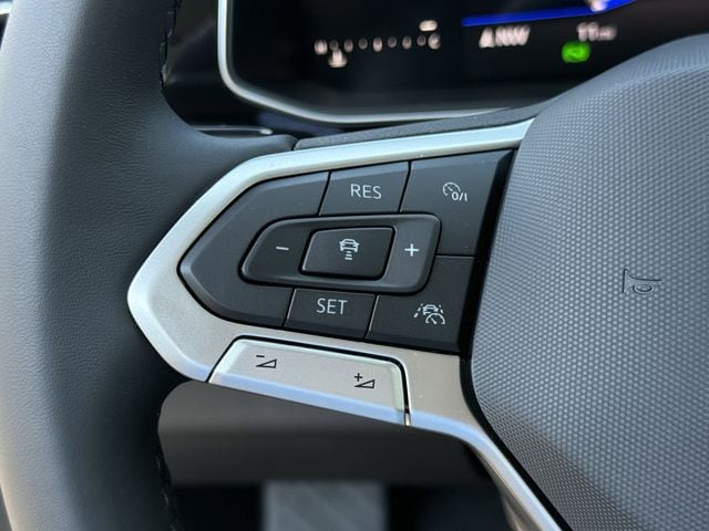2025 Volkswagen Jetta SE - Photo 12