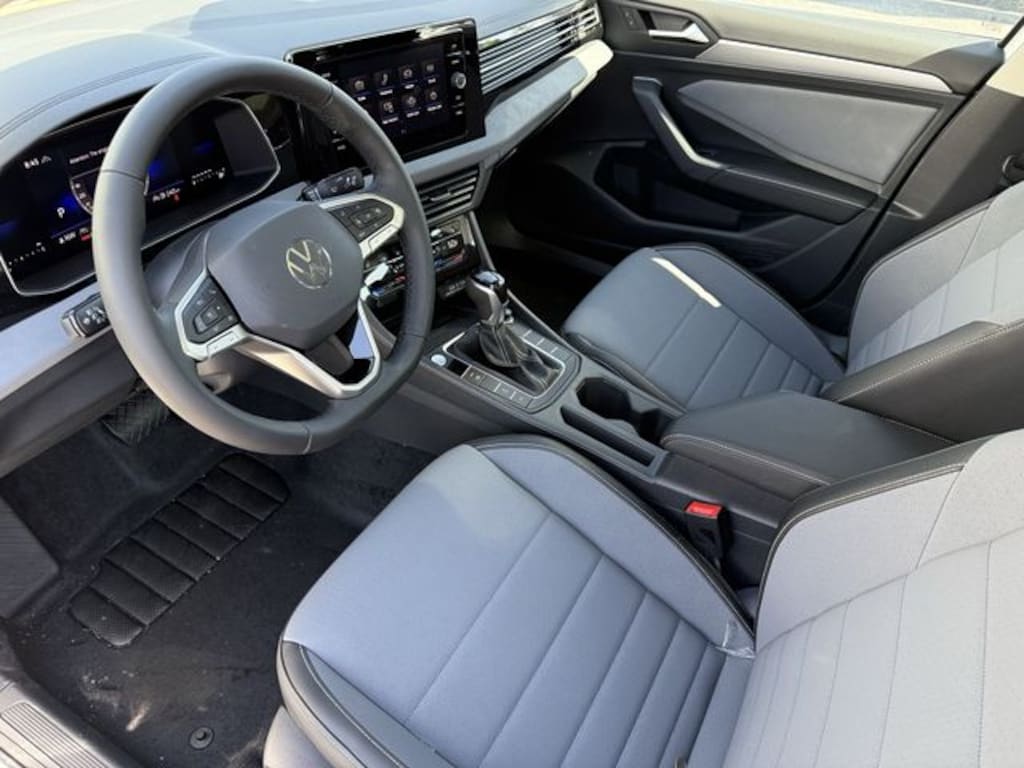 New 2025 Volkswagen Jetta 1.5T SE Sedan