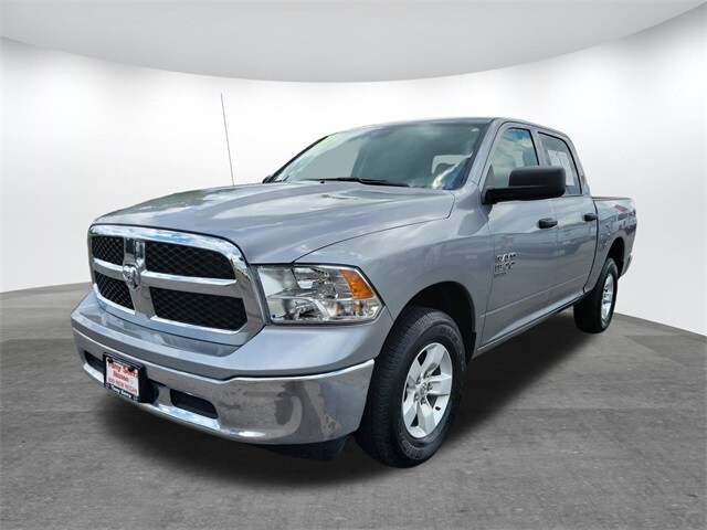 2022 Ram 1500 Classic SLT photo 2