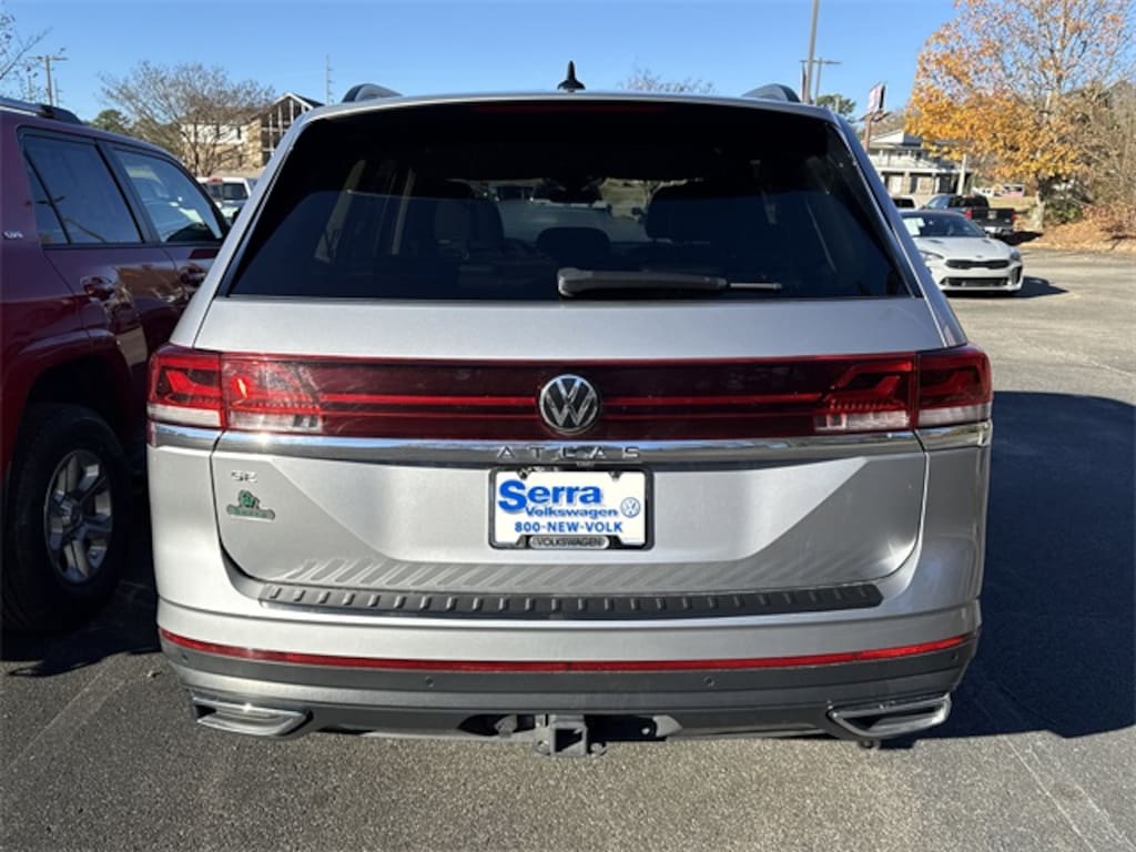 Used 2024 Volkswagen Atlas 2.0T SE w/Technology SUV