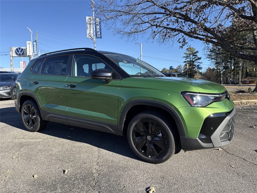New 2026 Volkswagen Taos 1.5T SE Black SUV
