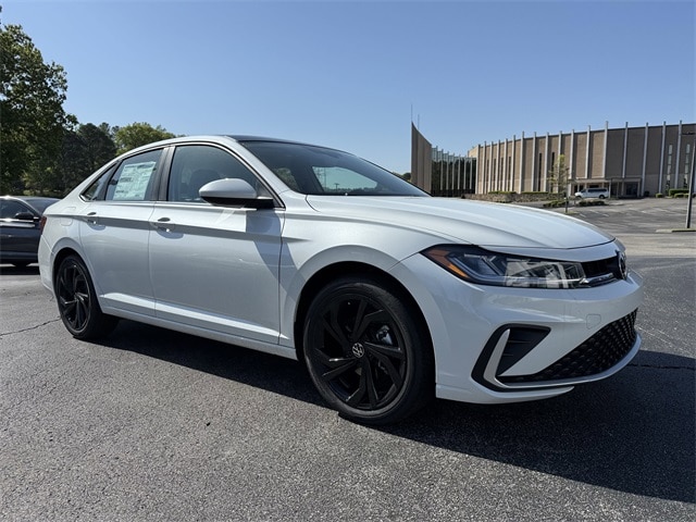 2025 Volkswagen Jetta SE's photo