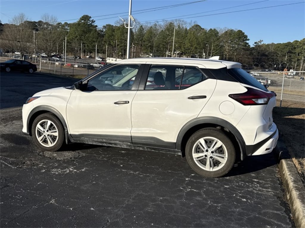 Used 2022 Nissan Kicks S SUV