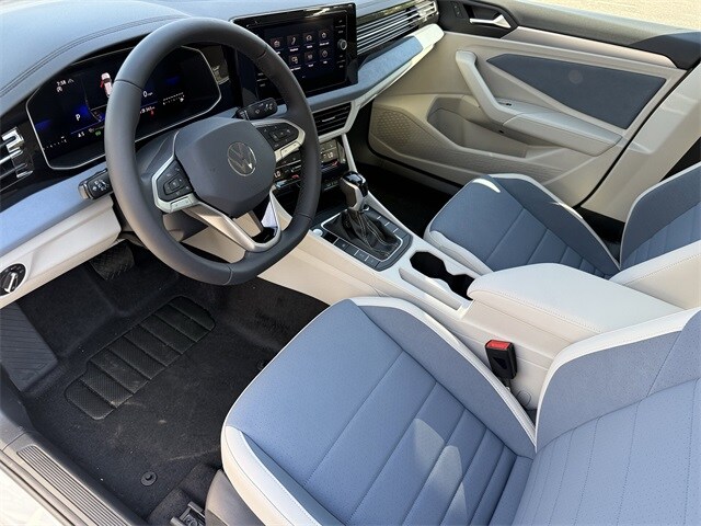 2025 Volkswagen Jetta 1.5T SE photo 4