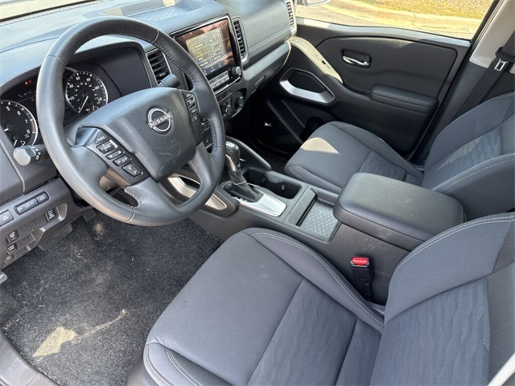 Used 2024 Nissan Frontier SV Truck Crew Cab