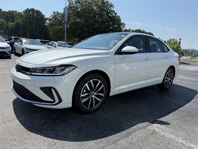 2025 Volkswagen Jetta 1.5T SE photo 2