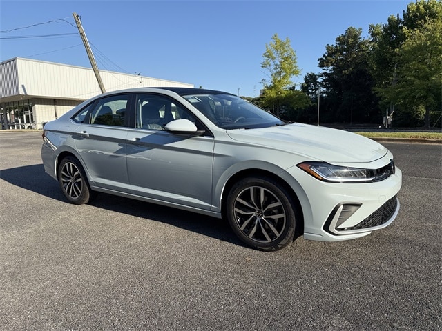 2025 Volkswagen Jetta SE's photo