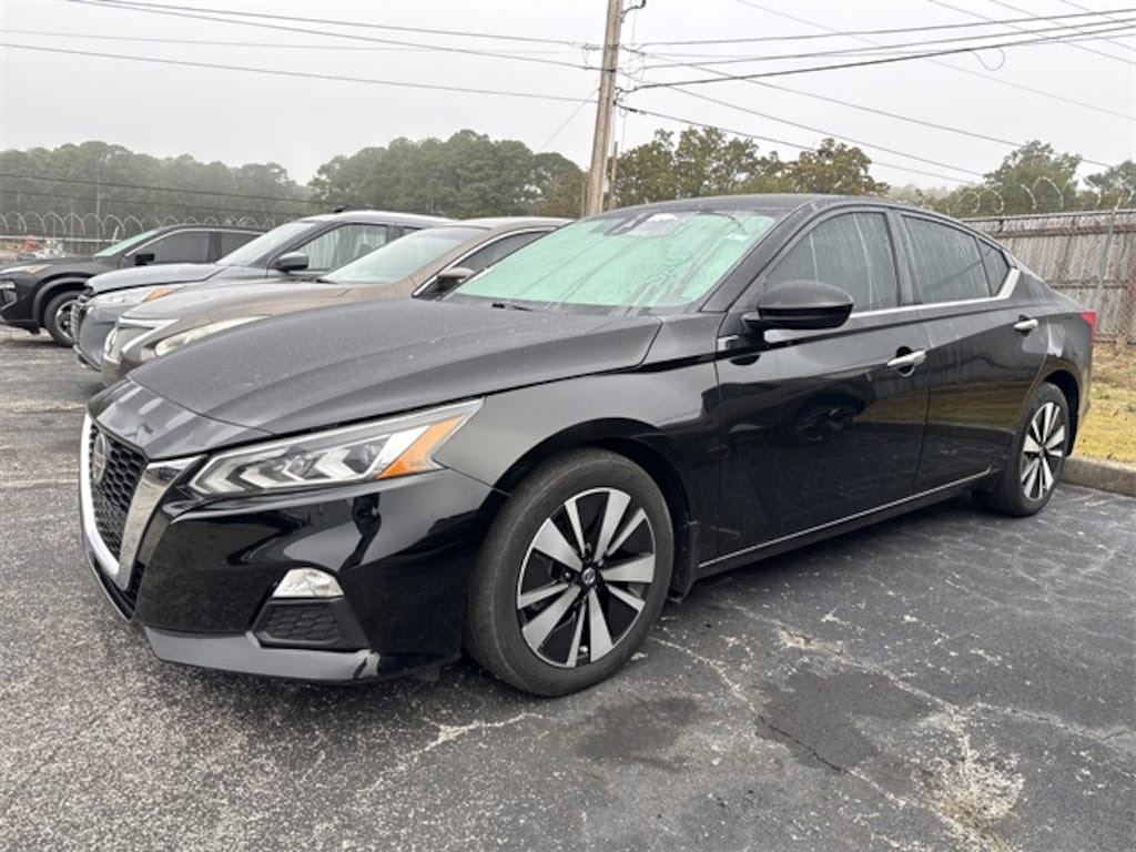Used 2022 Nissan Altima 2.5 SV Sedan