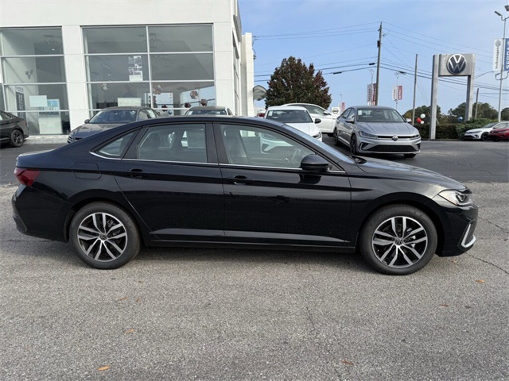 New 2026 Volkswagen Jetta 1.5T SE Sedan