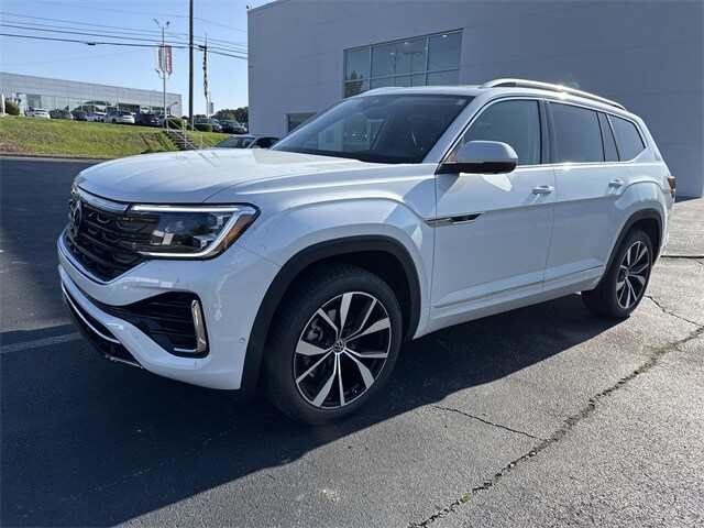 2025 Volkswagen Atlas SEL Premium R-Line photo 2