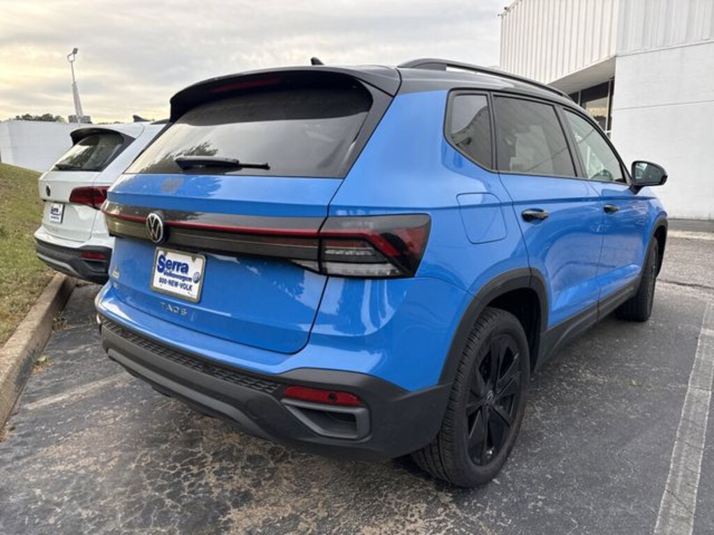 Used 2025 Volkswagen Taos 1.5T SE Black SUV