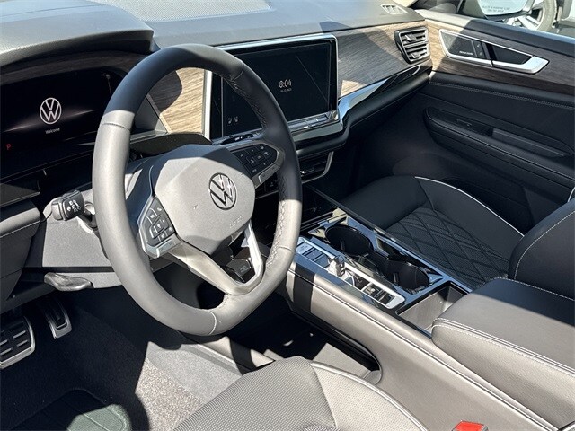 2026 Volkswagen Atlas SEL Premium R-Line photo 4