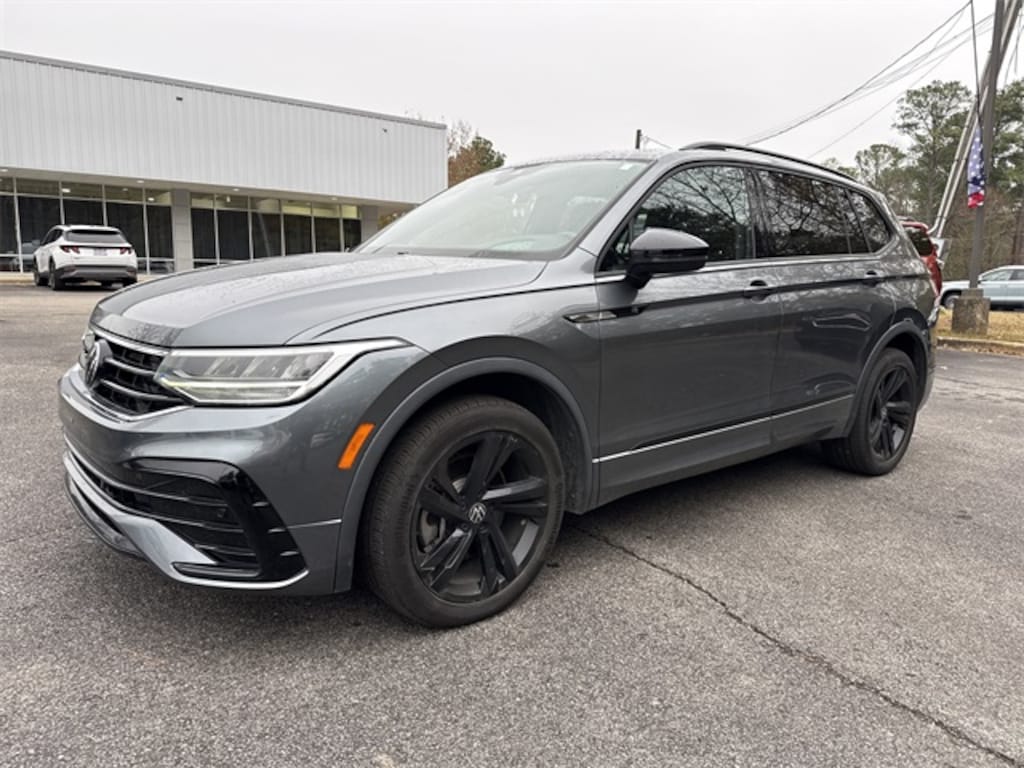 Used 2023 Volkswagen Tiguan 2.0T SE R-Line Black SUV