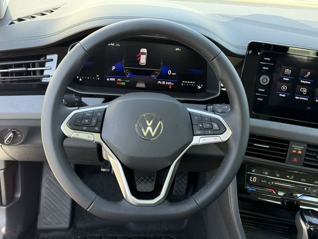 2025 Volkswagen Jetta SE - Photo 12