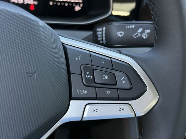 2025 Volkswagen Jetta SE - Photo 13