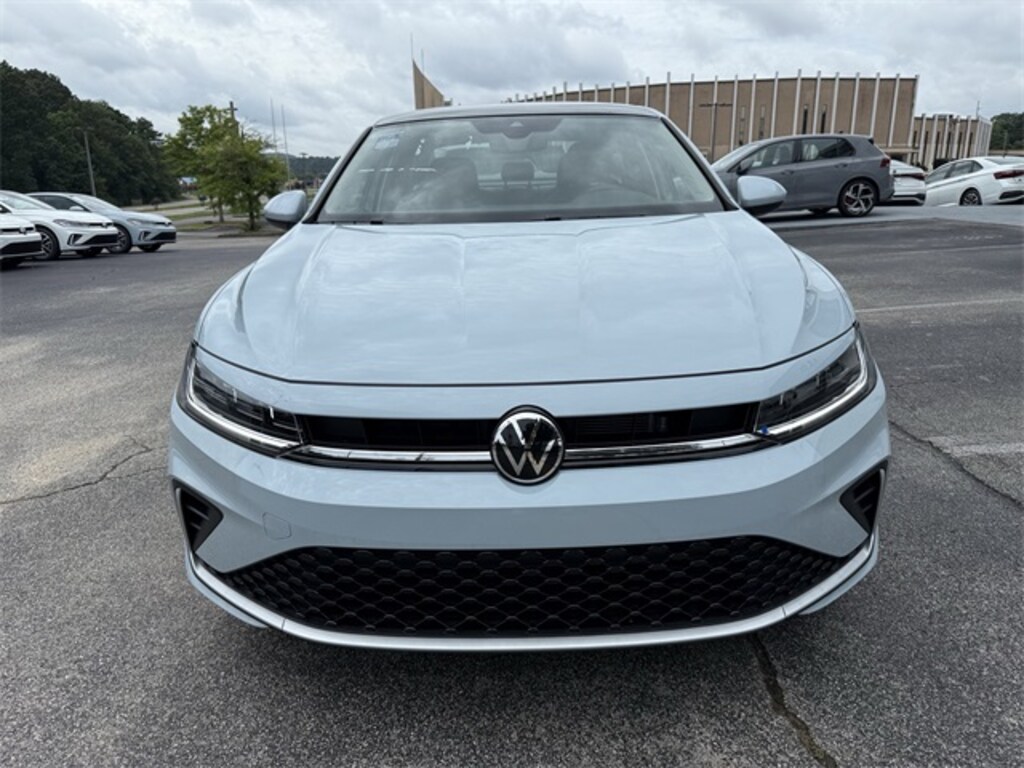 New 2025 Volkswagen Jetta 1.5T SE Sedan