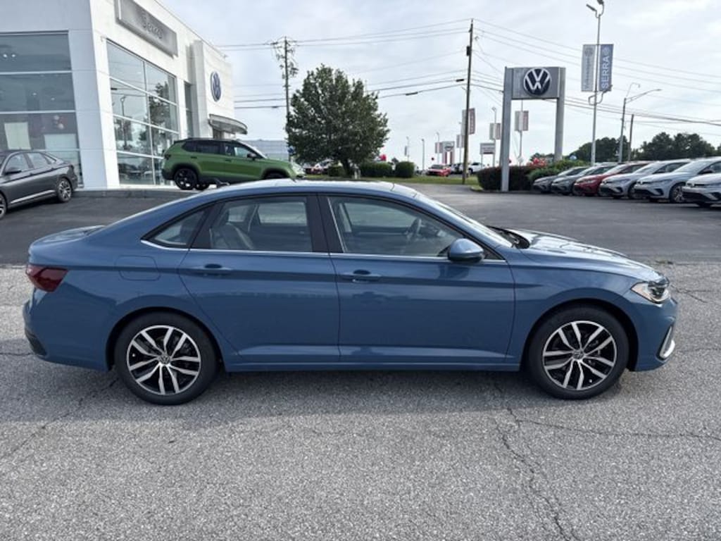 New 2026 Volkswagen Jetta 1.5T SE Sedan