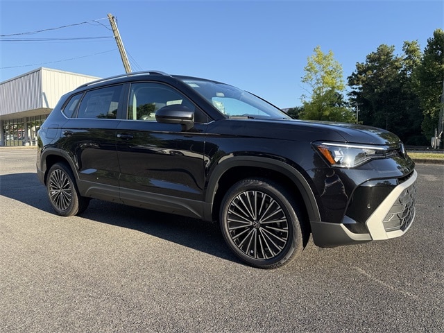 2025 Volkswagen Taos SE's photo