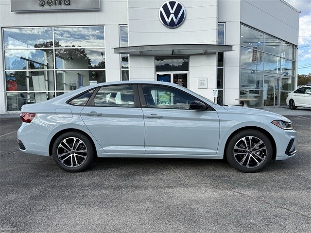 2026 Volkswagen Jetta 1.5T Sport photo 4