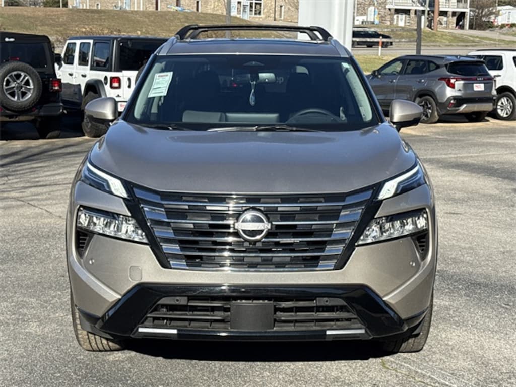 Used 2025 Nissan Rogue Platinum SUV