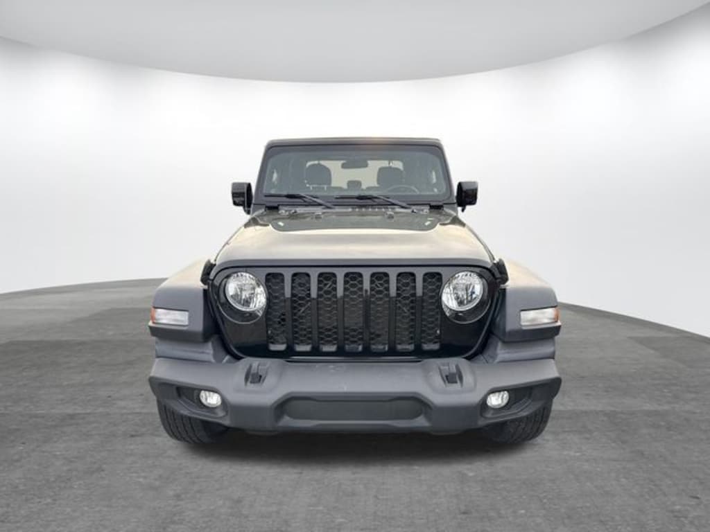 Used 2021 Jeep Gladiator Sport Truck Crew Cab