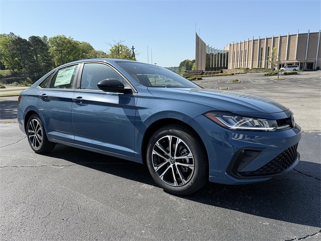 2026 Volkswagen Jetta Sport's photo