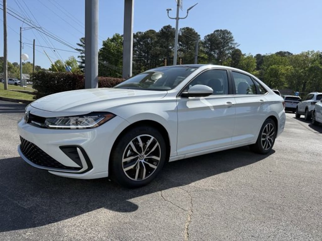 New 2025 Volkswagen Jetta 1.5T SE Sedan