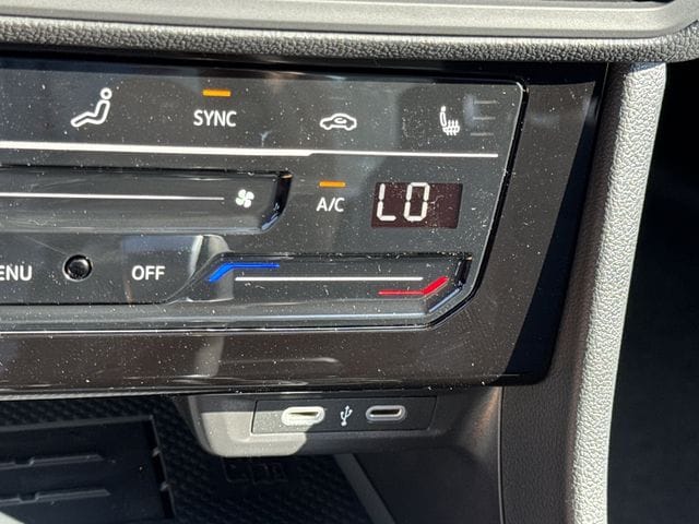 2025 Volkswagen Jetta SE - Photo 19
