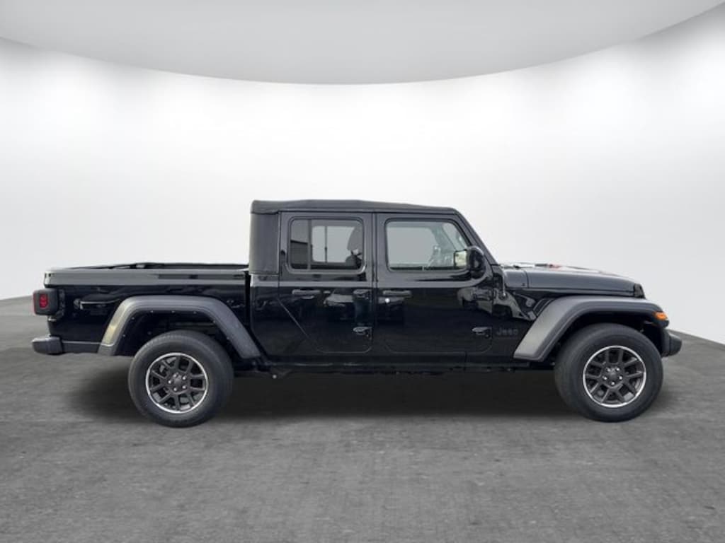 Used 2021 Jeep Gladiator Sport Truck Crew Cab