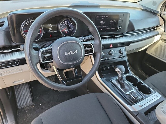 2023 Kia Carnival LX photo 4