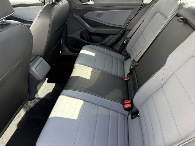 2025 Volkswagen Jetta SE - Photo 10