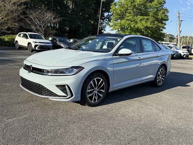 2025 Volkswagen Jetta 1.5T SE photo 2