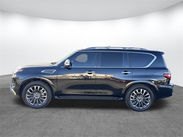 2022 Nissan Armada Platinum photo 2