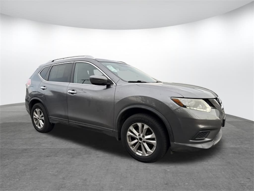 Used 2016 Nissan Rogue SV SUV