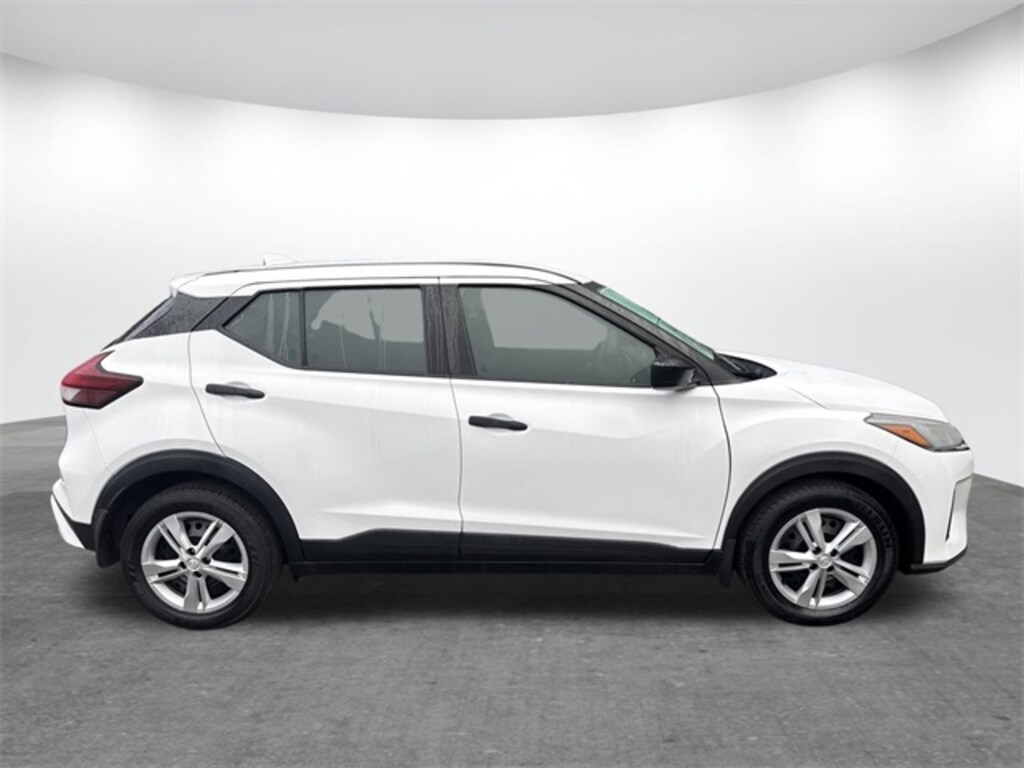 Used 2022 Nissan Kicks S SUV