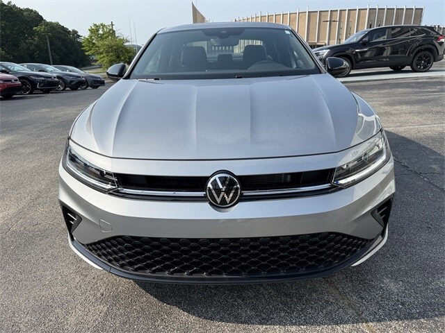 2026 Volkswagen Jetta 1.5T Sport photo 2