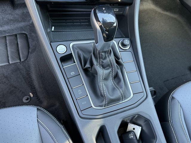 2025 Volkswagen Jetta SE - Photo 21