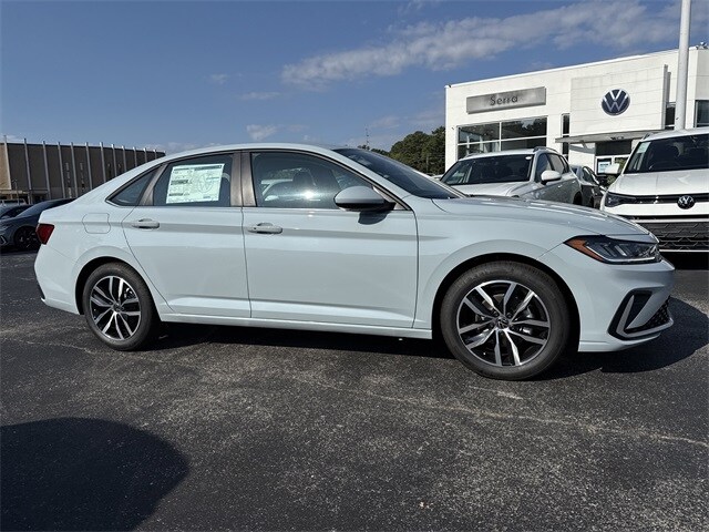 2025 Volkswagen Jetta 1.5T SE photo 2